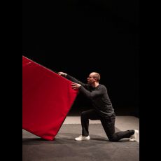 Visuel Spectacle | Main(s) Tenant(es) | Cie Alex on the wire