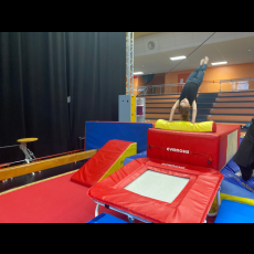 Visuel Stage initiation acrobatie et trampoline 5-7 ans | Vacances de noël