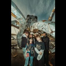 Visuel Knives + Fragile