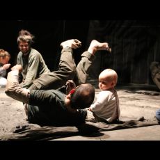 Visuel Petites Empreintes, Cie Hold up and co