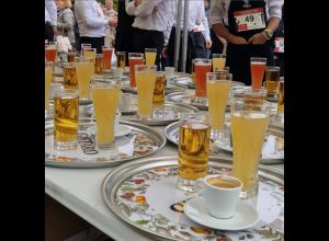 Course des serveuses et garçons de café