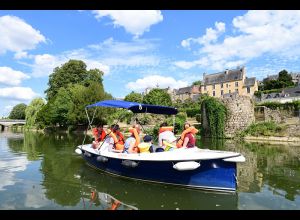 Bateau sur l'eau, la rivière, la rivière…