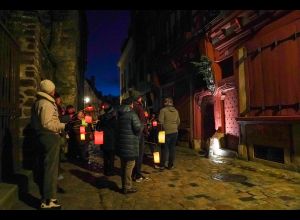 La Cité Plantagenêt à la lueur des lampions