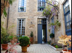 CHAMBRES D'HOTES - MAISON SAINT PIERRE