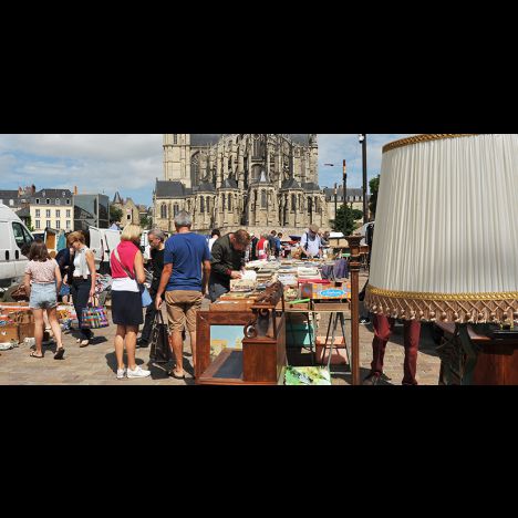 Visuel JACOBINS MONTHLY BROCANTE