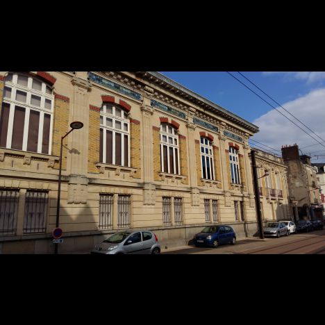 Visuel LA BRIQUE DANS LA VILLE - DANS LE CADRE DES FLÂNERIES MANCELLES