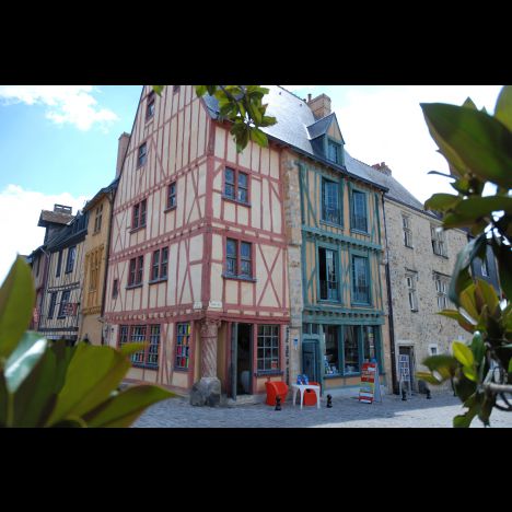 Visuel LA CITÉ PLANTAGENÊT ET LES JARDINS DE LA CATHÉDRALE