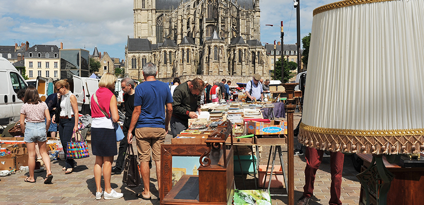 Brocante mensuelle des Jacobins