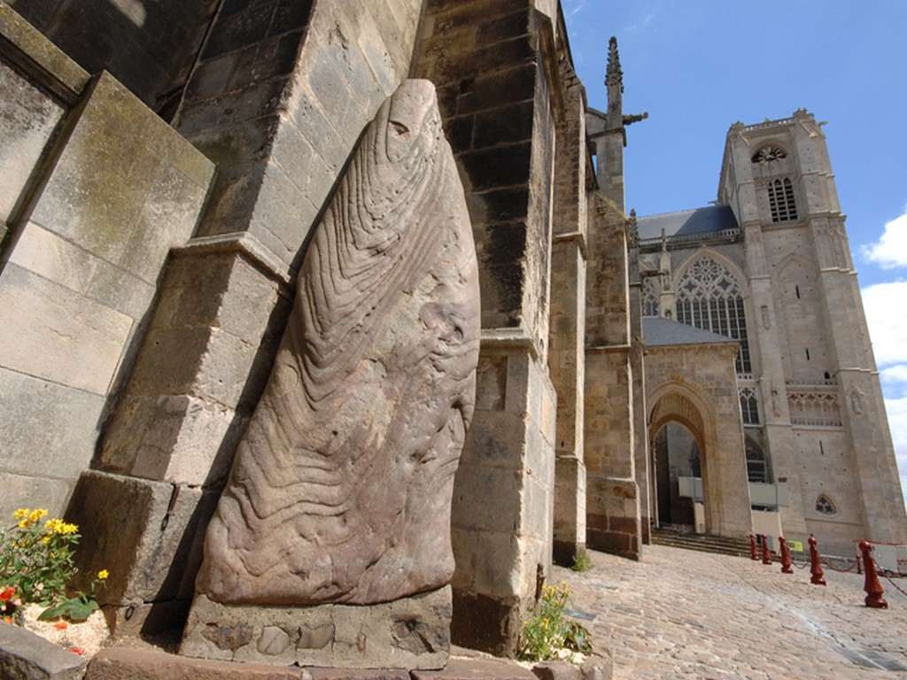 Le menhir du Mans